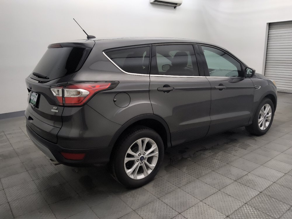 Used 2017 Ford Escape SE FWD image 10