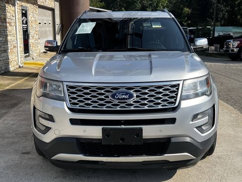 Used 2017 Ford Explorer Platinum AWD/4WD image 3