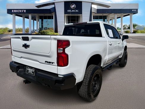 Used 2021 Chevrolet Silverado 1500 RST image 2