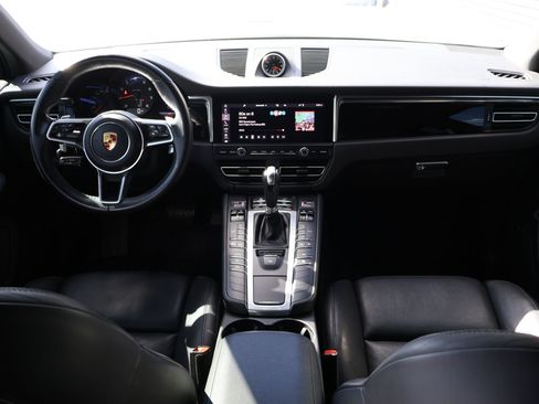 Used 2021 Porsche Macan AWD/4WD image 28