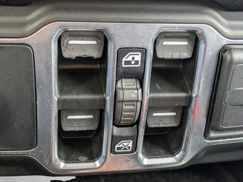 Used 2021 Jeep Wrangler Unlimited Sahara w/ Cold Weather Group image 26