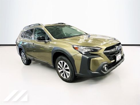 Used 2024 Subaru Outback Premium AWD/4WD image 3