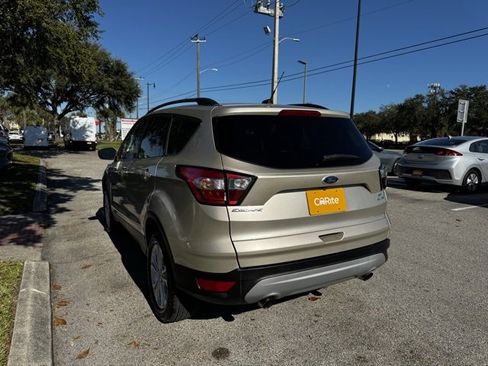 Used 2018 Ford Escape SE w/ Ford Safe & Smart Package image 5