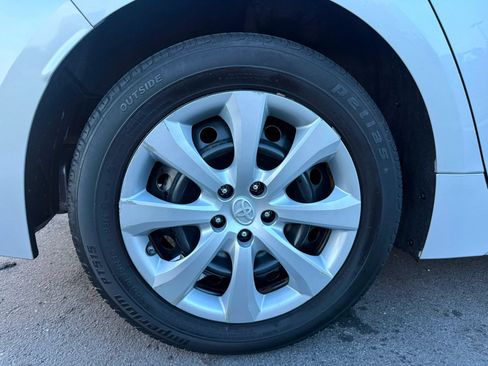 Used 2020 Toyota Corolla LE FWD image 35