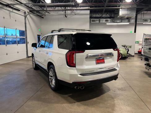 Used 2024 GMC Yukon Denali w/ Denali Reserve Package image 5