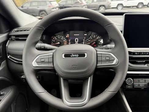 New 2026 Jeep Compass Latitude image 19