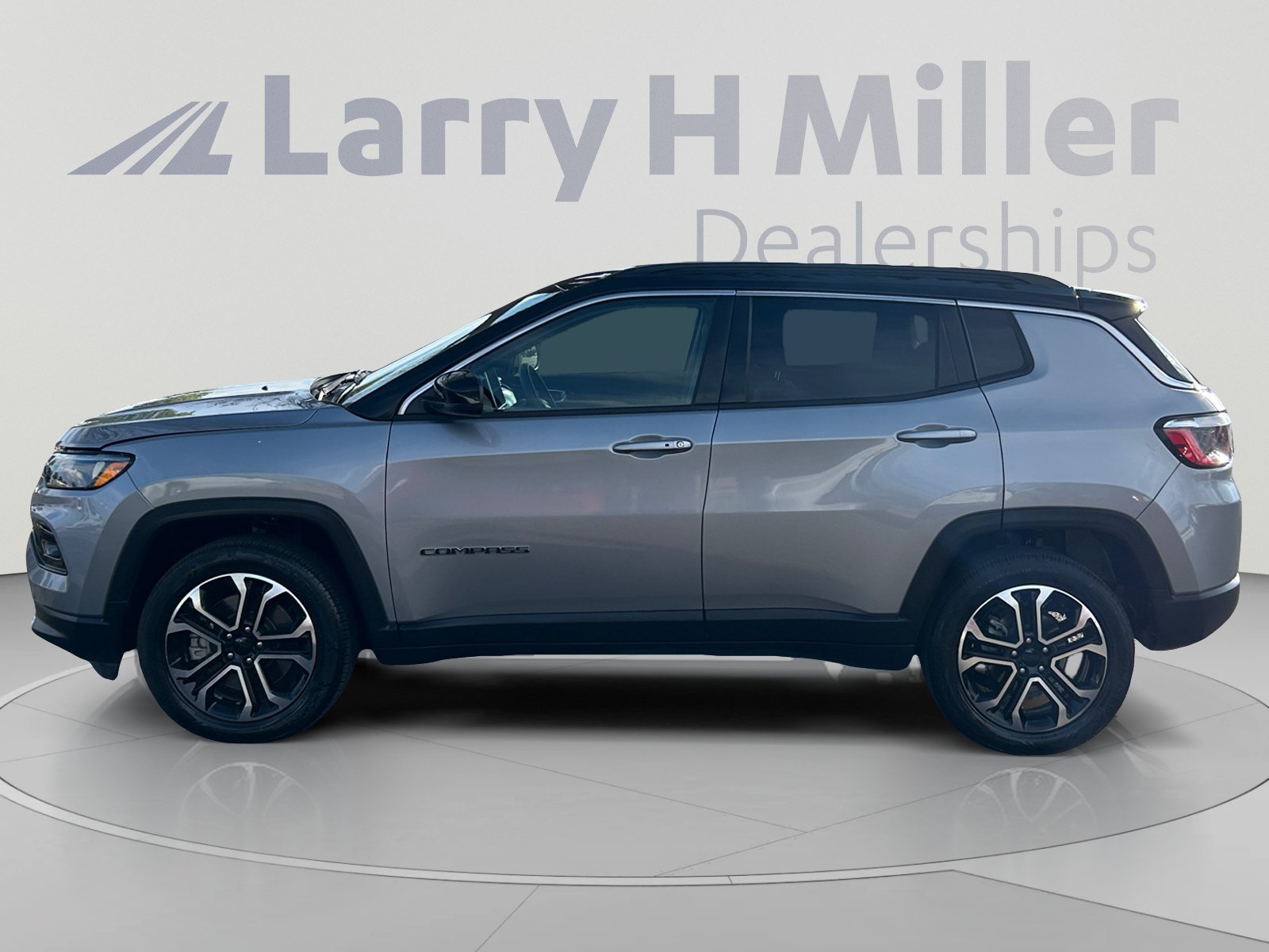 Certified 2024 Jeep Compass Limited AWD/4WD image 2