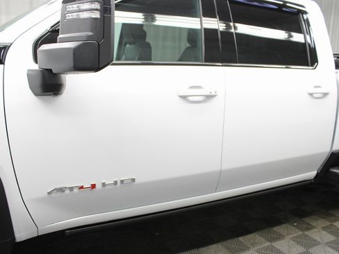 Used 2025 GMC Sierra 2500 AT4 image 51