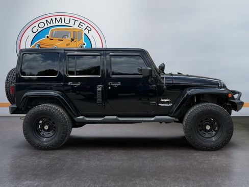 Used 2011 Jeep Wrangler Unlimited Sahara w/ Connectivity Group AWD/4WD image 7