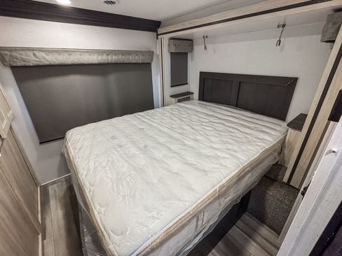 Used 2023 Ford E-450 and Econoline 450 Super Duty w/ Motorhome Prep Package RWD image 18
