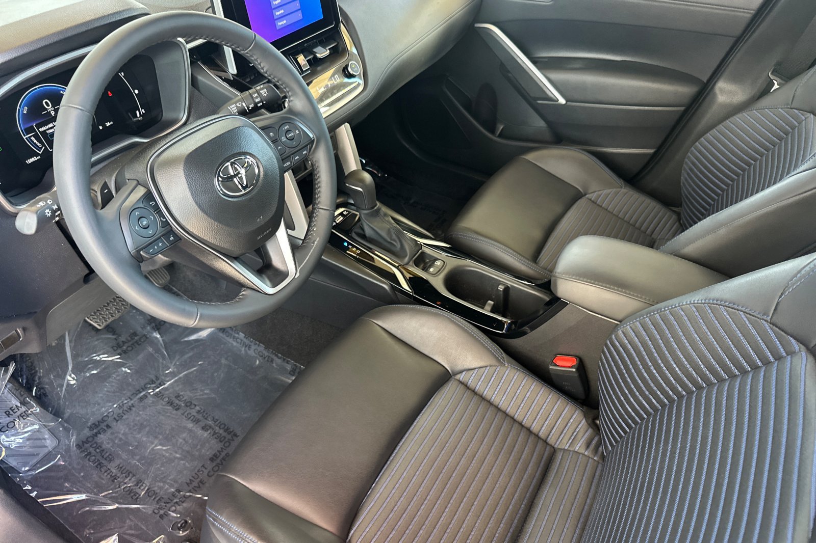 Certified 2024 Toyota Corolla Cross AWD Hybrid w/ Convenience Package image 12