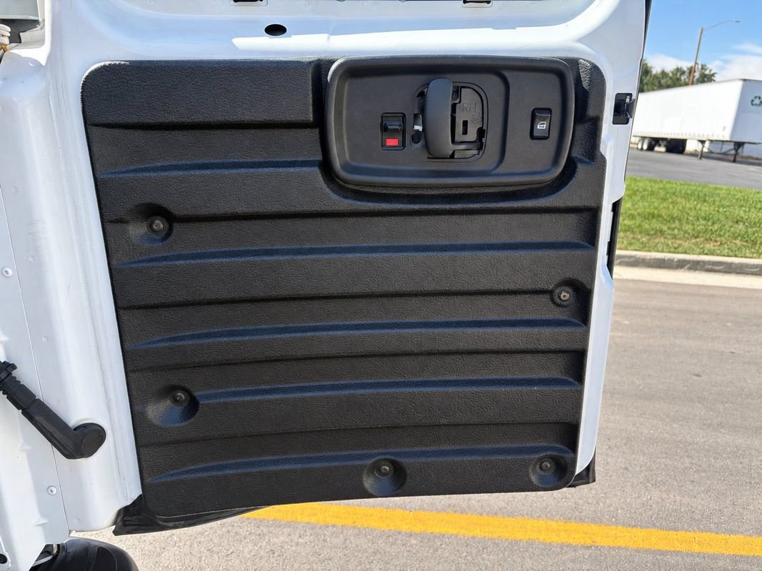 Used 2016 GMC Savana 2500 RWD image 18