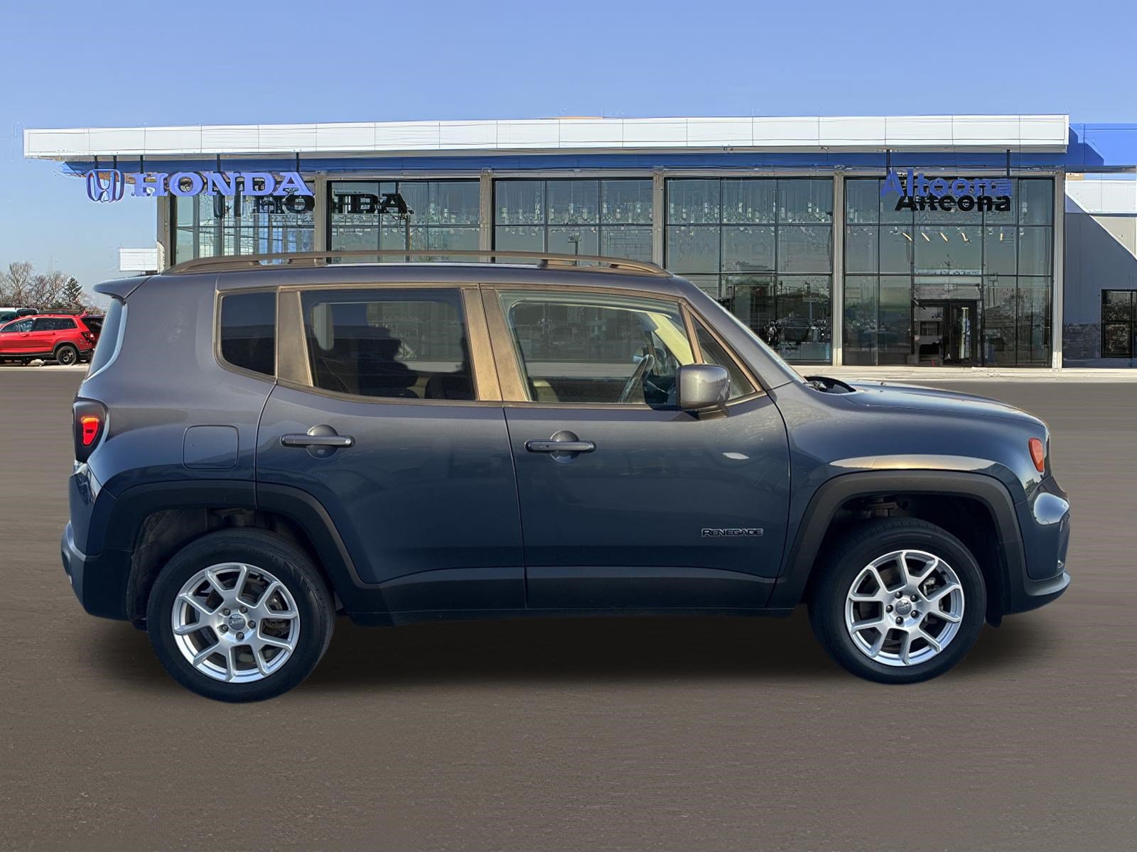 Used 2020 Jeep Renegade Latitude AWD/4WD image 6