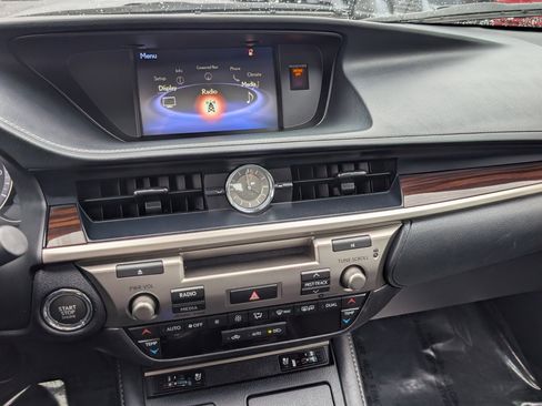 Used 2017 Lexus ES 350 w/ Premium Package image 28