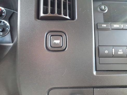 Used 2019 Chevrolet Express 3500 LS image 5