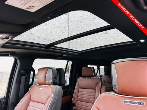 Used 2023 GMC Yukon XL Denali Ultimate w/ LPO, Floor Liner Package AWD/4WD image 4