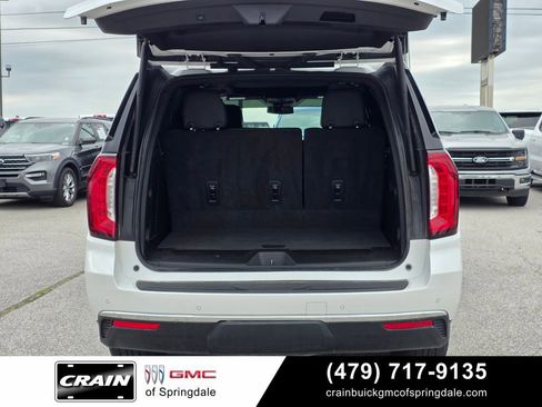 Used 2023 GMC Yukon SLT w/ SLT Premium Package AWD/4WD image 7