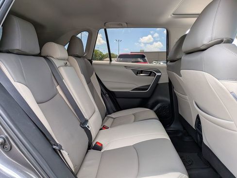 Used 2025 Toyota RAV4 XLE w/ Convenience Package image 33