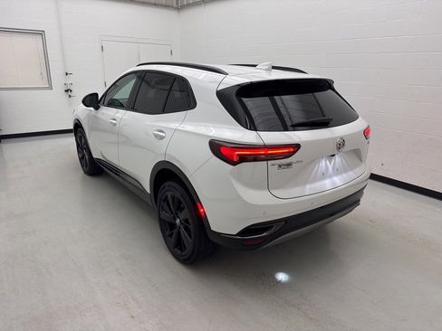 Used 2022 Buick Envision Essence w/ Technology Package I image 4