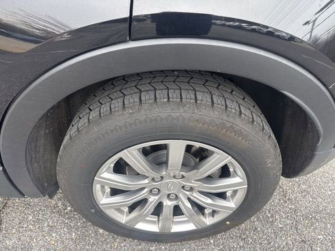 Used 2023 Cadillac XT4 Premium Luxury image 6