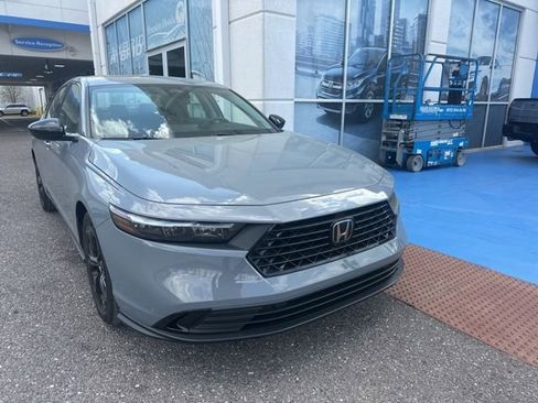 Used 2025 Honda Accord SE image 2