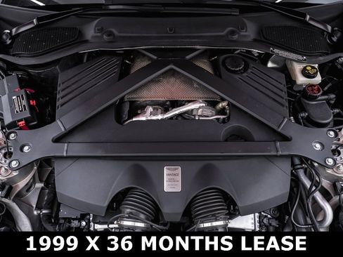Used 2025 Aston Martin V8 Vantage Coupe image 32
