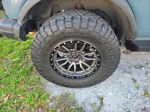 Used 2021 Ford Bronco Badlands image 3