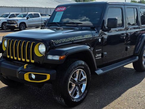 Used 2018 Jeep Wrangler Unlimited Sahara AWD/4WD image 5