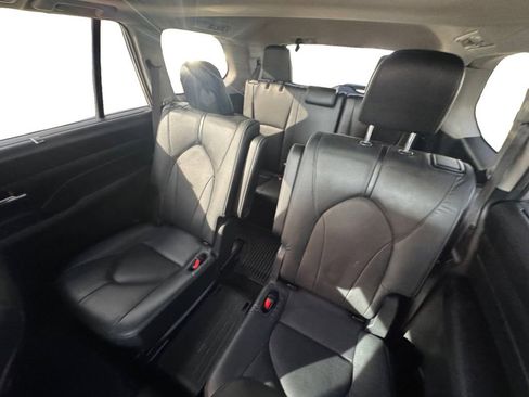 Used 2024 Toyota Grand Highlander Limited image 15