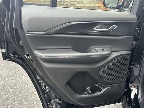 New 2025 Jeep Grand Cherokee Laredo image 23