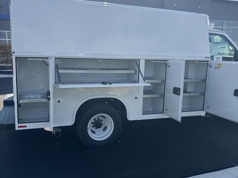 New 2026 Ford E-350 and Econoline 350 Super Duty w/ Power Equipment Group image 25