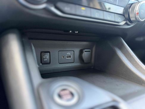 Used 2025 Nissan Sentra S FWD image 25
