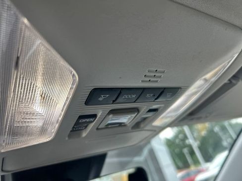 Used 2025 Toyota RAV4 Limited FWD image 35