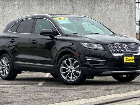 Used 2019 Lincoln MKC Select FWD image 2