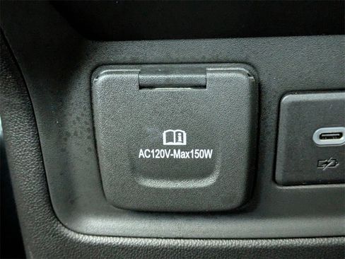 Used 2023 GMC Acadia SLT w/ Elevation Edition image 20