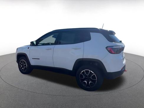 Used 2026 Jeep Compass Trailhawk AWD/4WD image 10