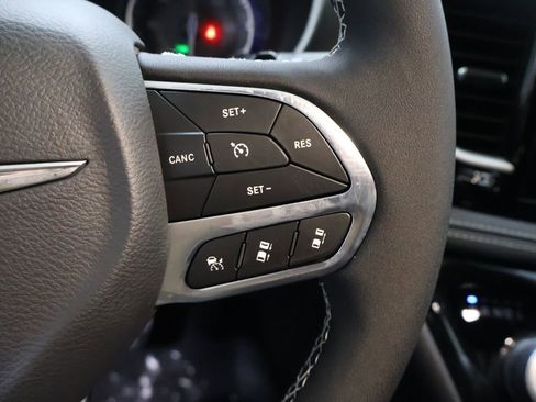 New 2026 Chrysler Pacifica Select image 21