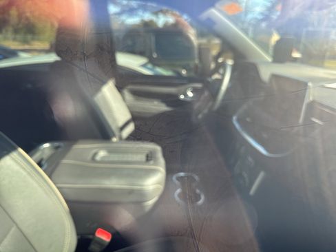 Used 2024 Chevrolet Tahoe Premier w/ Premium Package image 6