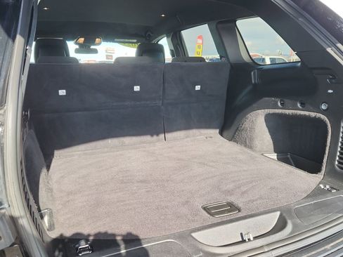 Used 2021 Jeep Grand Cherokee Laredo image 12