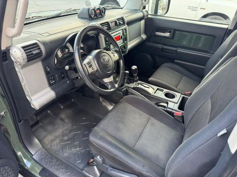 Used 2014 Toyota FJ Cruiser 4WD w/ Upgrade Package image 11