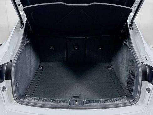 New 2026 Porsche Macan AWD/4WD image 27