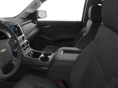 Used 2016 Chevrolet Suburban LT w/ LT Signature Package AWD/4WD image 6