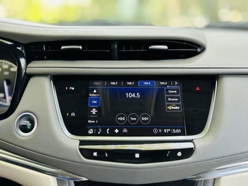 Used 2021 Cadillac XT5 Premium Luxury image 10