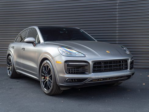 Certified 2023 Porsche Cayenne GTS AWD/4WD image 28