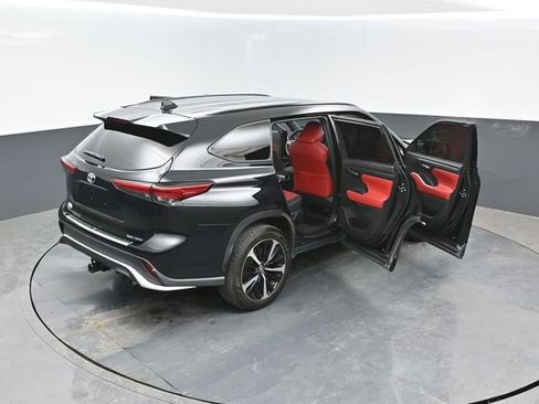 Used 2022 Toyota Highlander XSE image 27