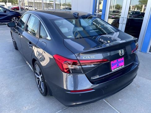 Used 2024 Honda Civic Touring image 2