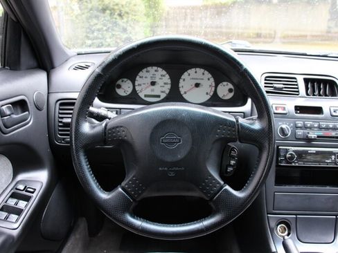 Used 1999 Nissan Maxima SE FWD image 17