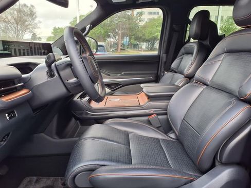 New 2025 Lincoln Navigator Black Label AWD/4WD image 7
