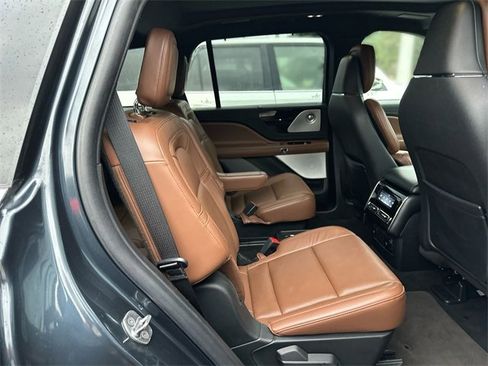 Used 2022 Lincoln Aviator Reserve w/ Equipment Group 201A image 24