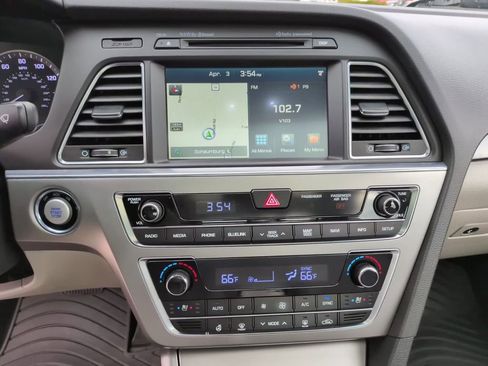 Used 2016 Hyundai Sonata Limited w/ Option Group 05 FWD image 28